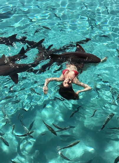 Amanda Cerny: Sexy & Stunning Pictures Collection