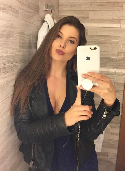 Amanda Cerny: Sexy & Stunning Pictures Collection