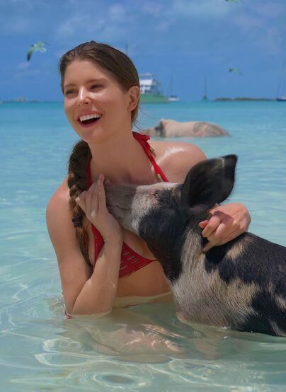 Amanda Cerny: Sexy & Stunning Pictures Collection