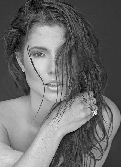 Amanda Cerny: Sexy & Stunning Pictures Collection