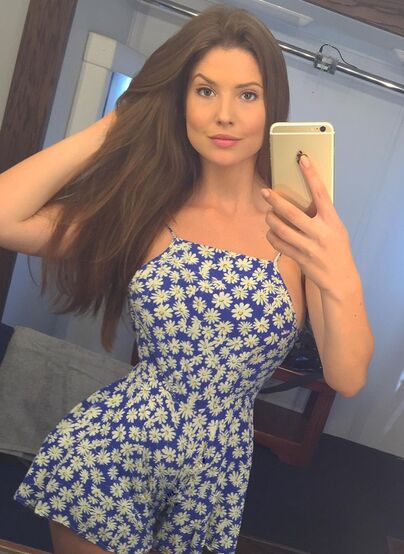 Amanda Cerny: Sexy & Stunning Pictures Collection