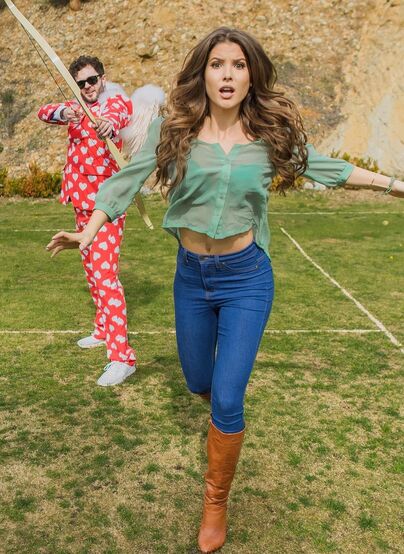 Amanda Cerny: Sexy & Stunning Pictures Collection