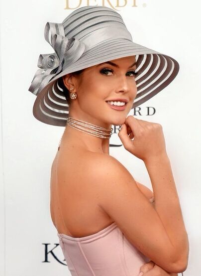 Amanda Cerny: Sexy & Stunning Pictures Collection