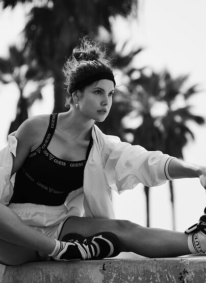 Amanda Cerny: Sexy & Stunning Pictures Collection