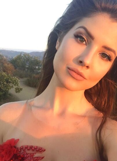 Amanda Cerny: Sexy & Stunning Pictures Collection