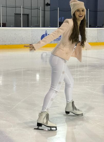 Amanda Cerny: Sexy & Stunning Pictures Collection