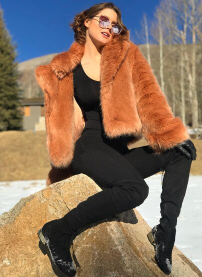 Amanda Cerny: Sexy & Stunning Pictures Collection