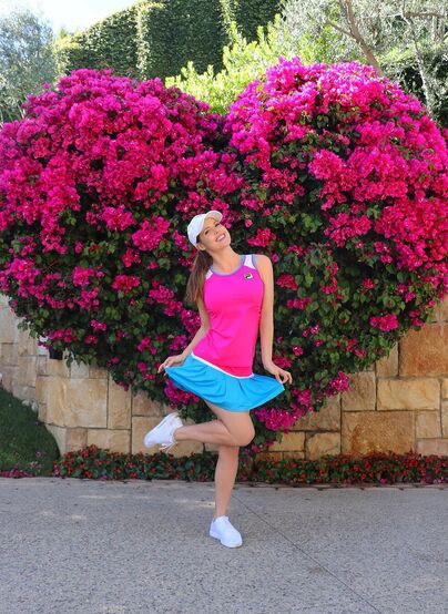 Amanda Cerny: Sexy & Stunning Pictures Collection